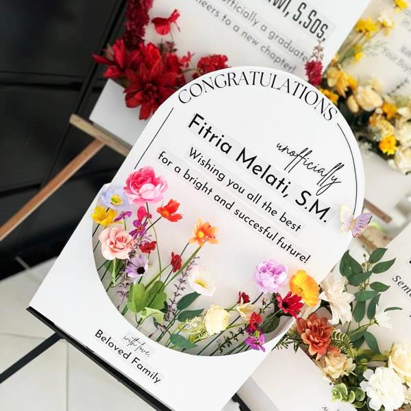 jual sewa flower box congratulation fitria melati S.M curved sidoarjo surabaya